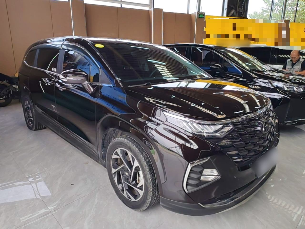 Hyundai Custin - фото 2