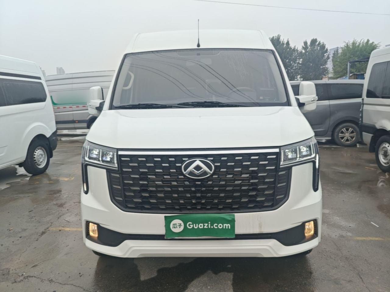 Maxus V80 - фото 1