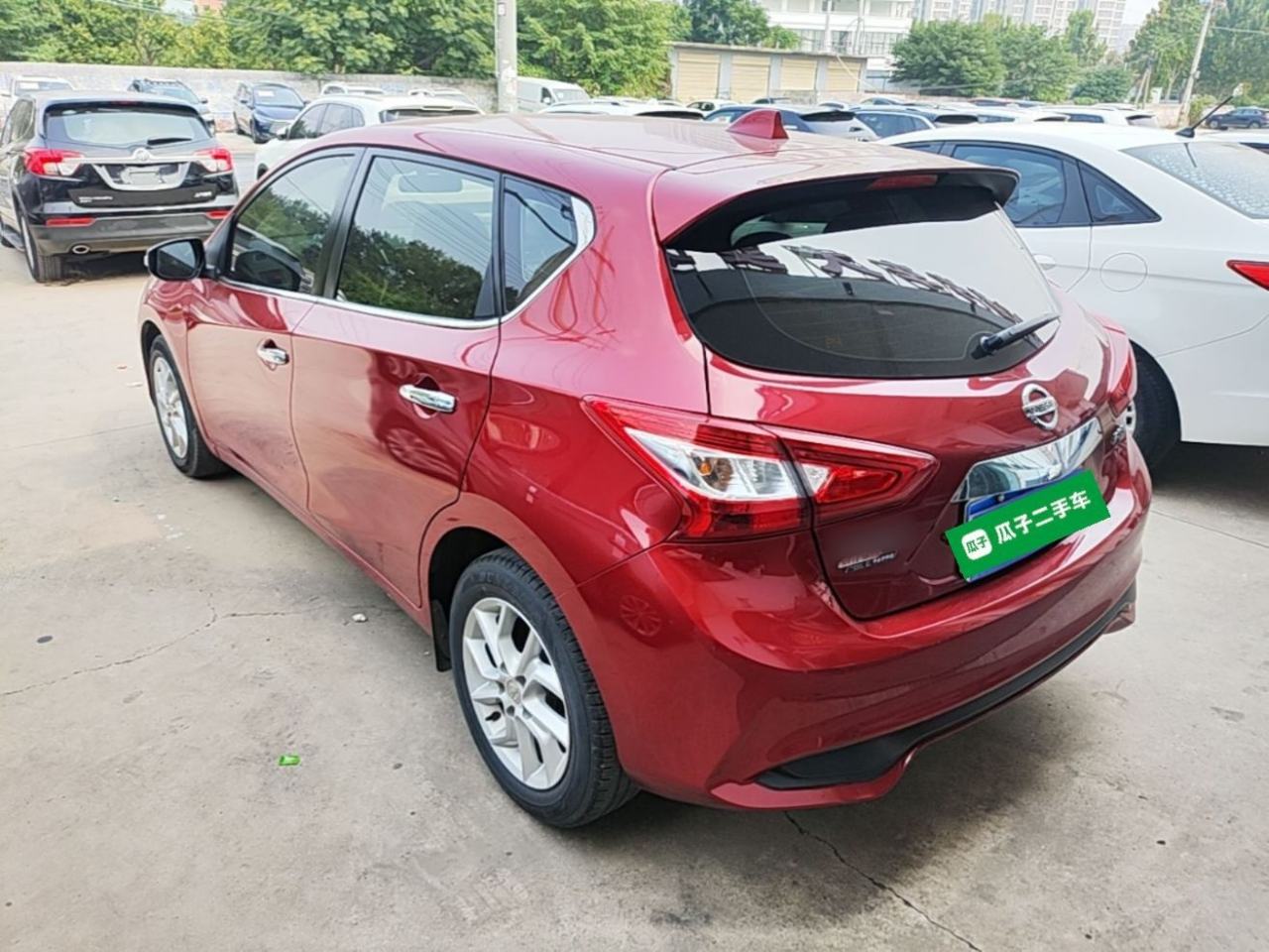 Nissan Tiida - фото 3