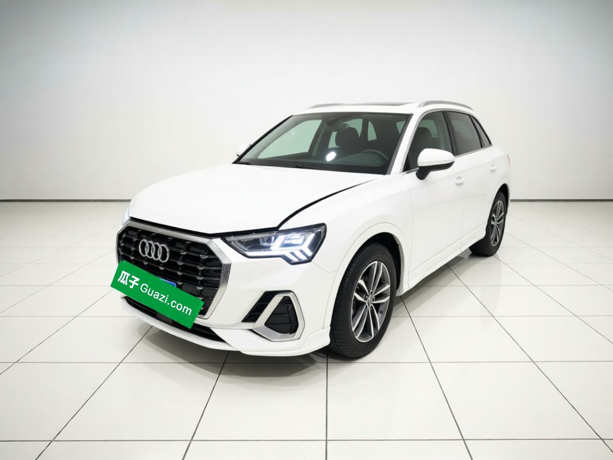 Audi Q3 - фото 0