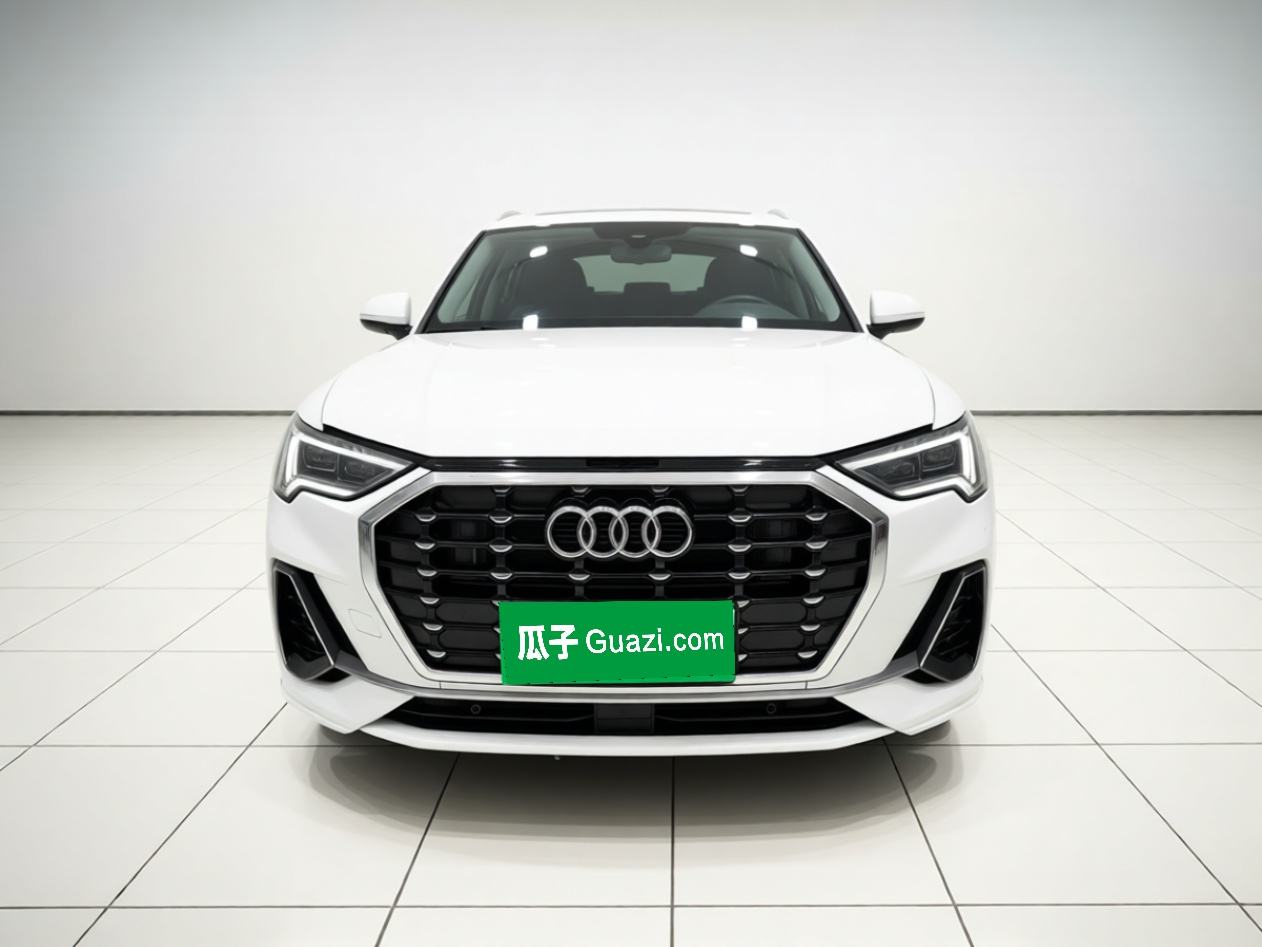 Audi Q3 - фото 1