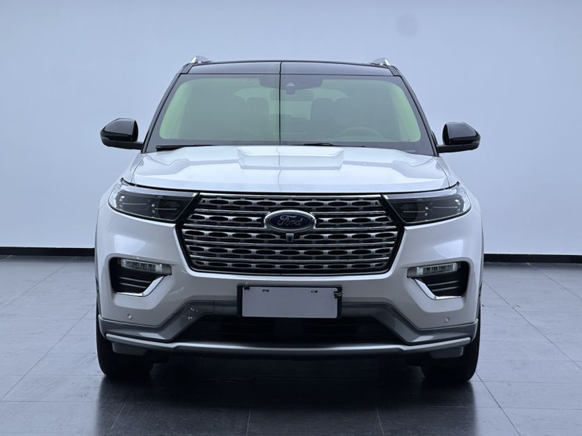 Ford Explorer - фото 1