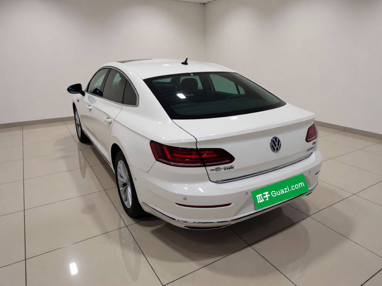 Volkswagen CC - фото 3