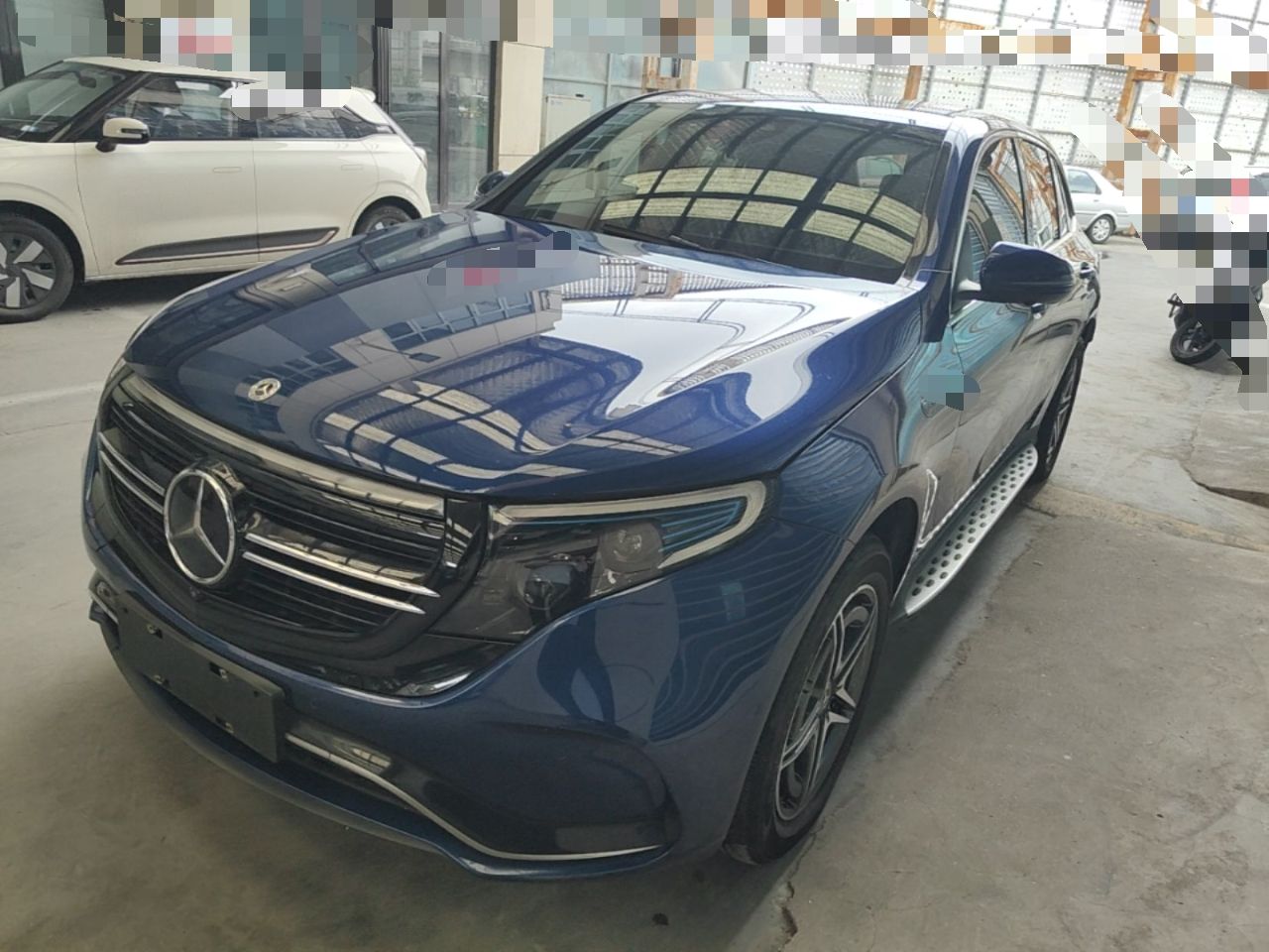 Mercedes-Benz EQC - фото 0