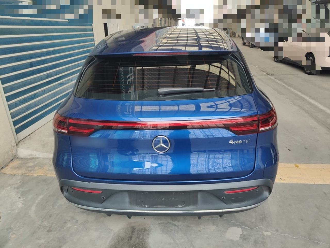Mercedes-Benz EQC - фото 4