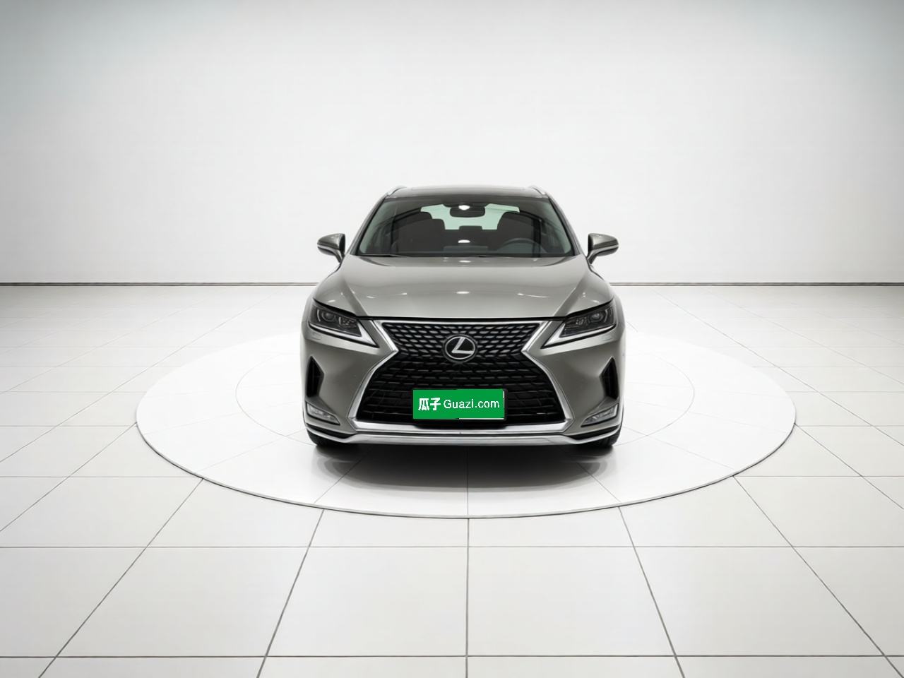 Lexus RX - фото 1