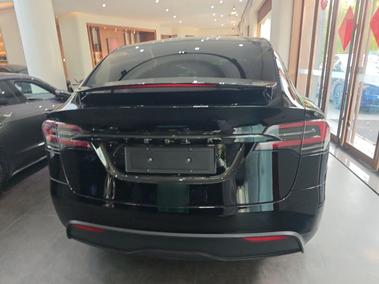 Tesla Model X - фото 4