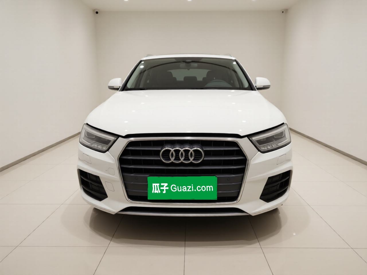 Audi Q3 - фото 1
