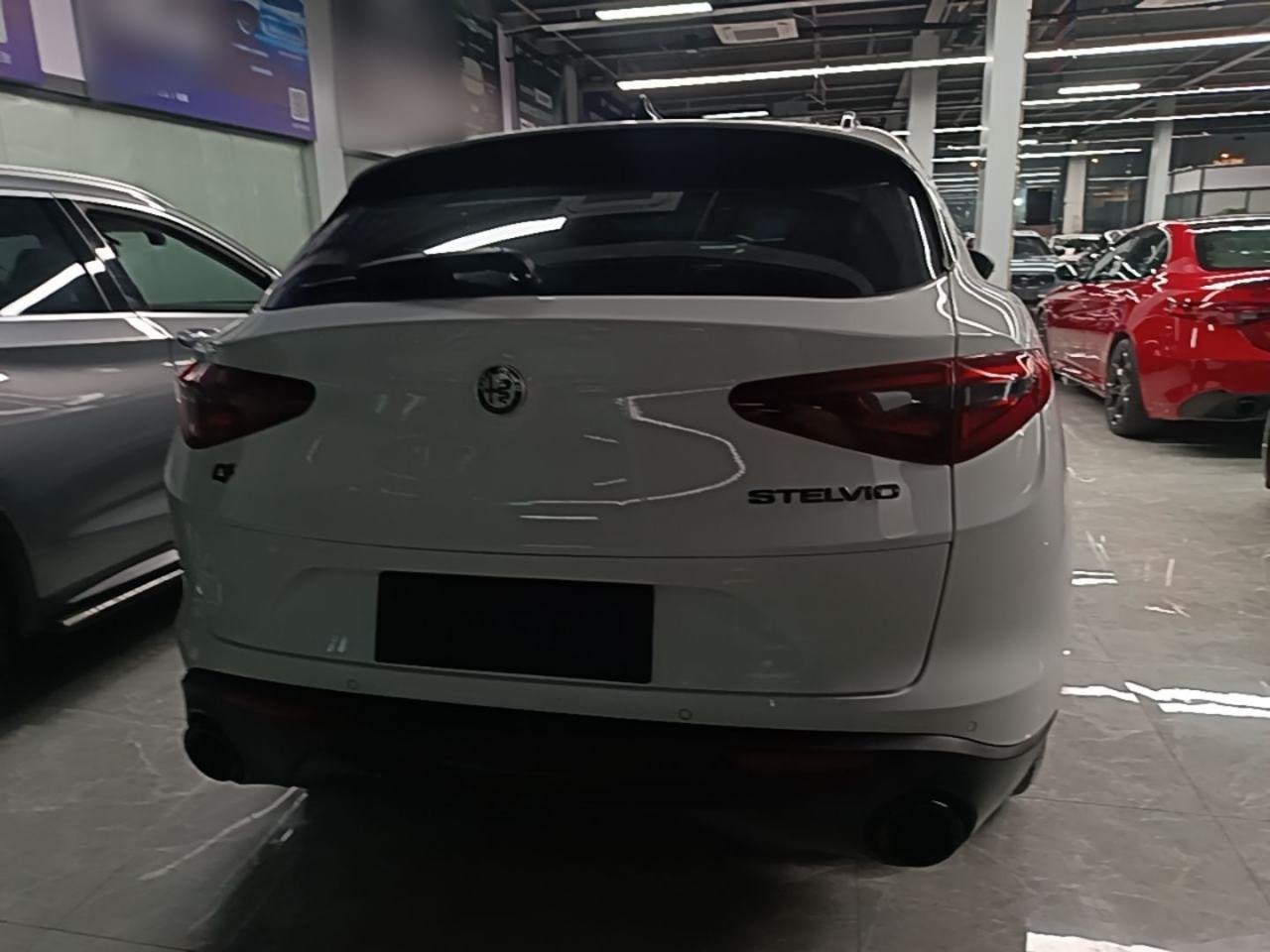 Alfa Romeo Stelvio - фото 4