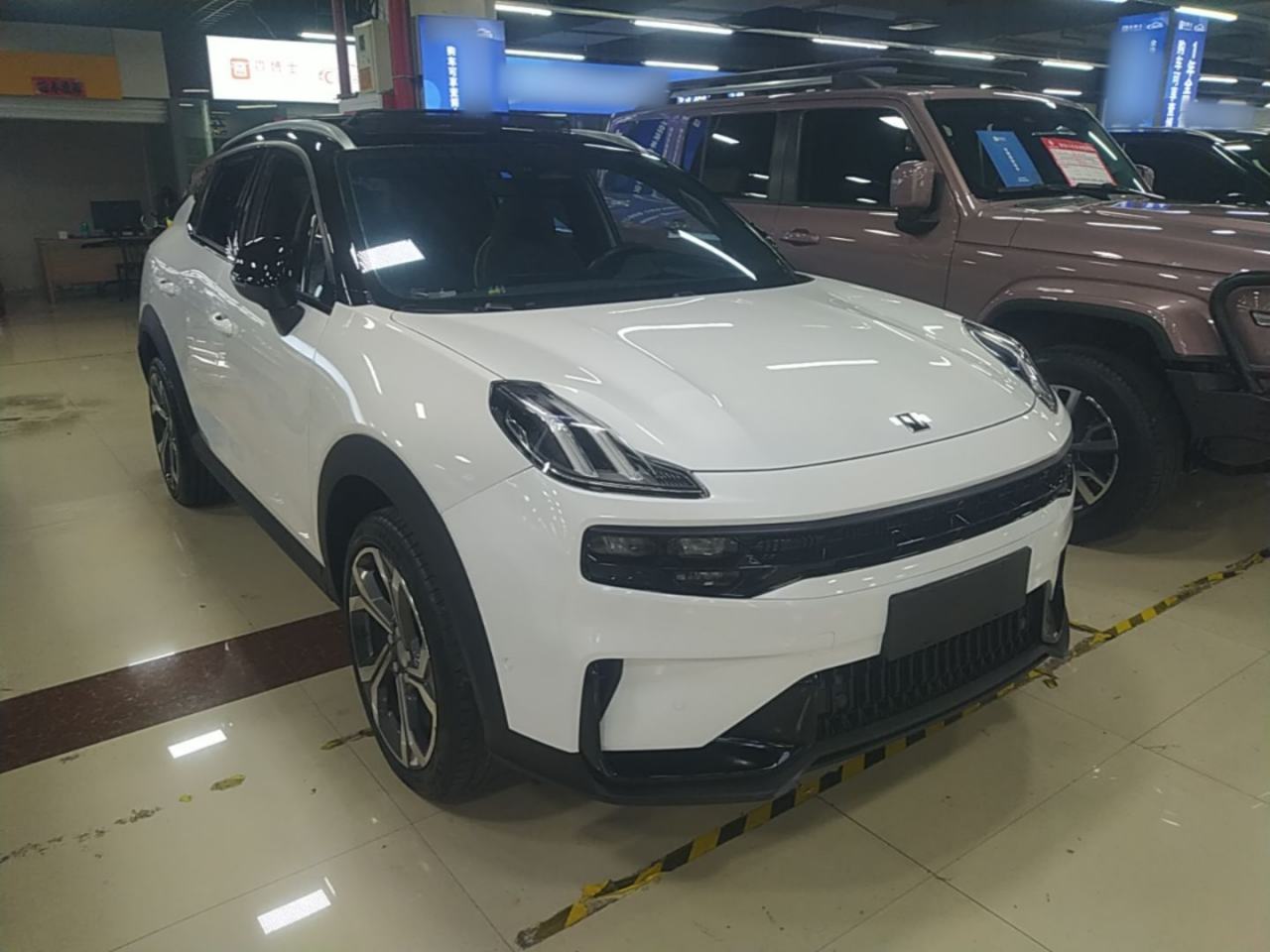 Lynk & Co 06 - фото 2