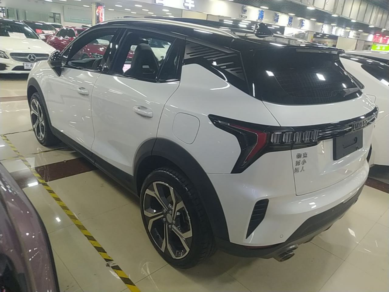 Lynk & Co 06 - фото 3