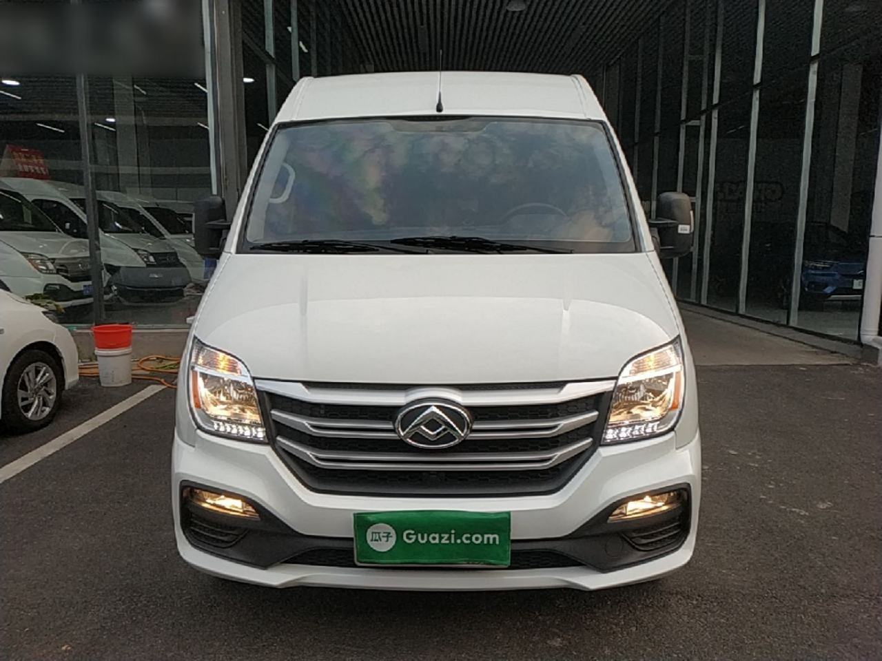 Maxus V80 - фото 1