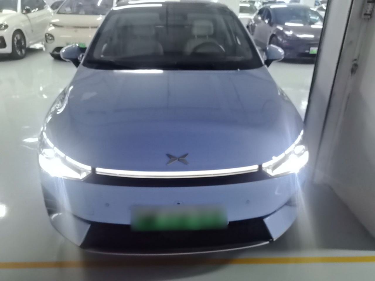 XPeng P5 - фото 1