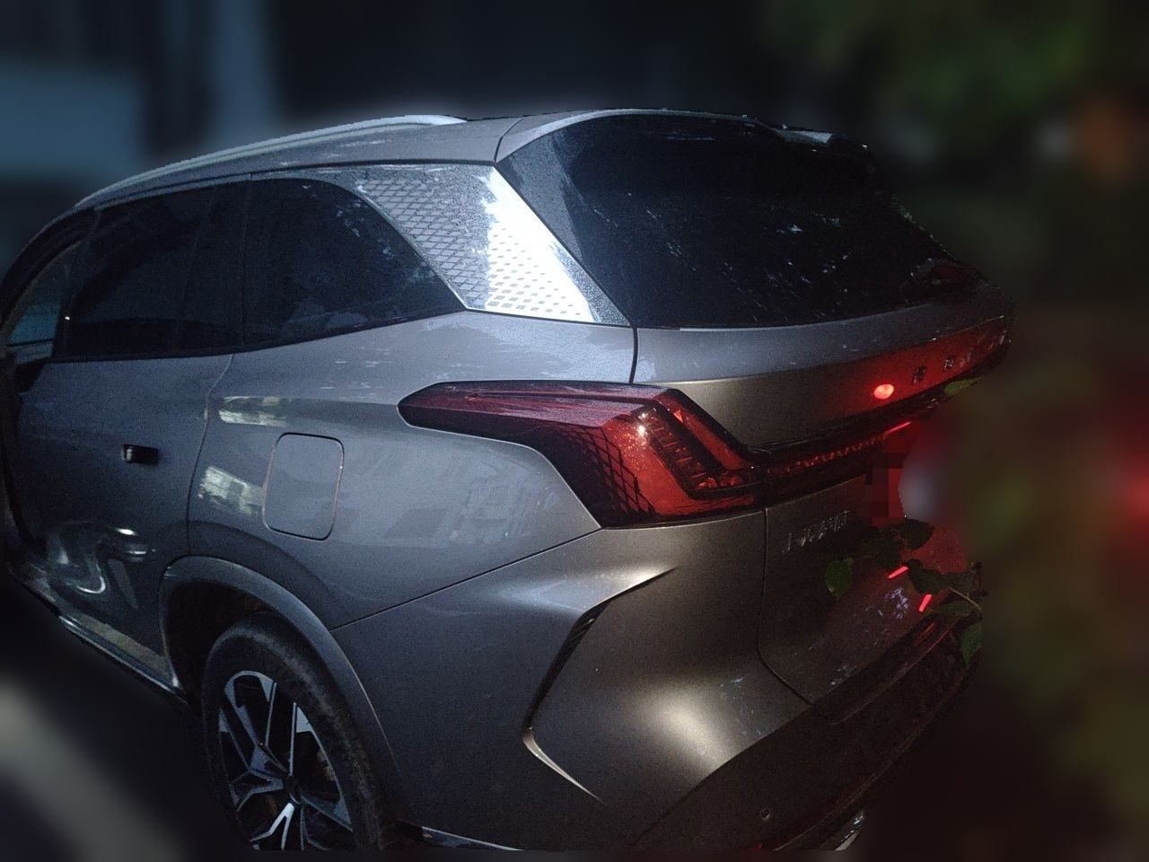Roewe RX9 - фото 3