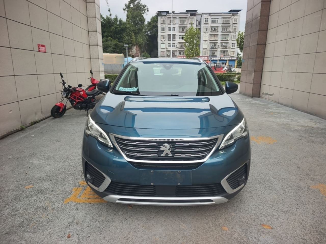 Peugeot 5008 - фото 1