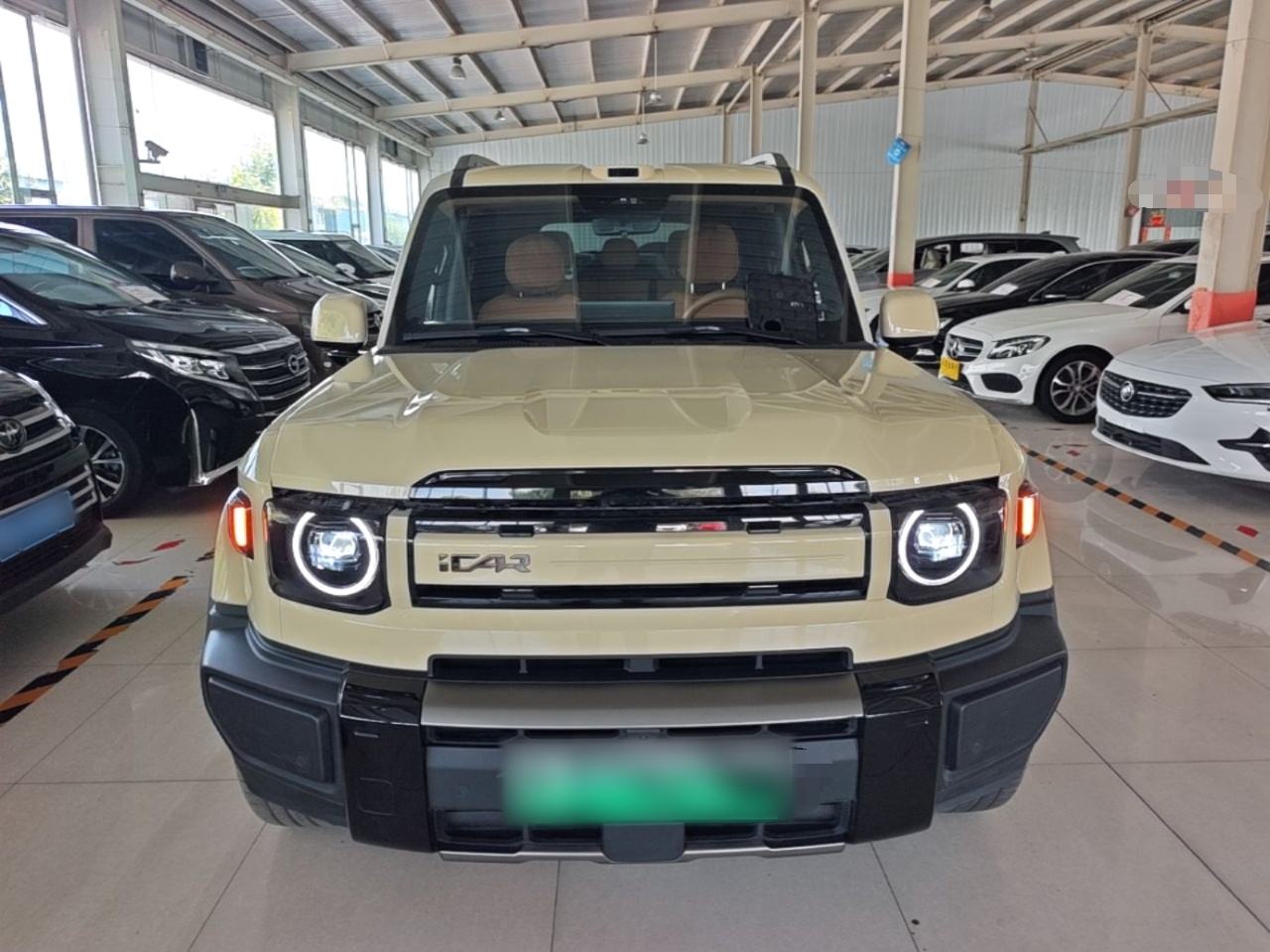 iCAR V27 - фото 1