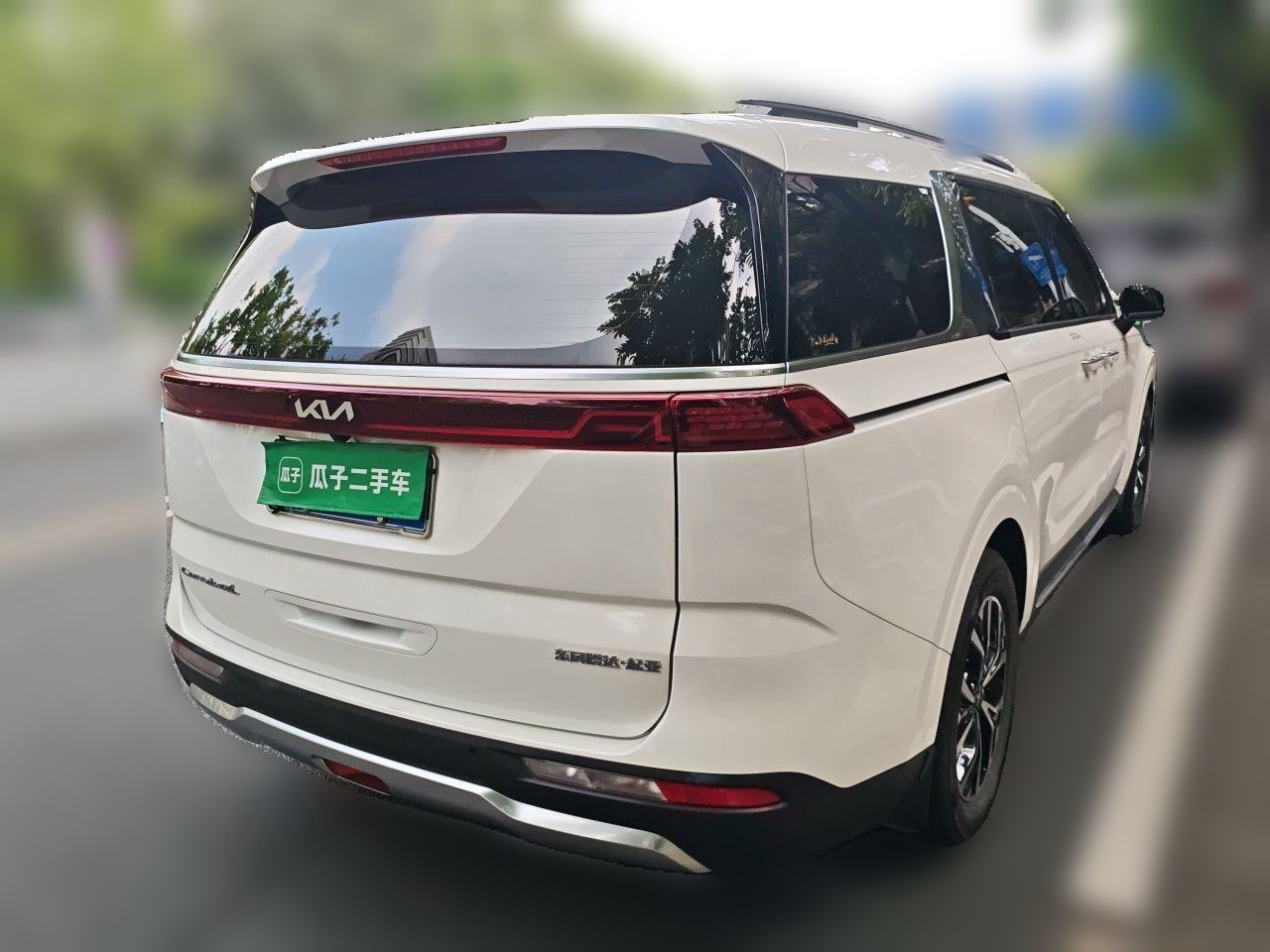 Kia Carnival - фото 3