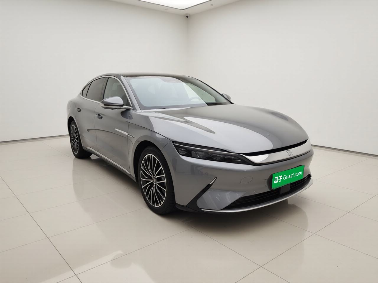 BYD Han DM-i - фото 2