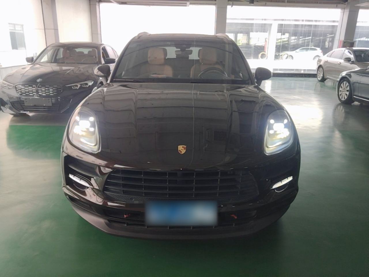 Porsche Macan - фото 1