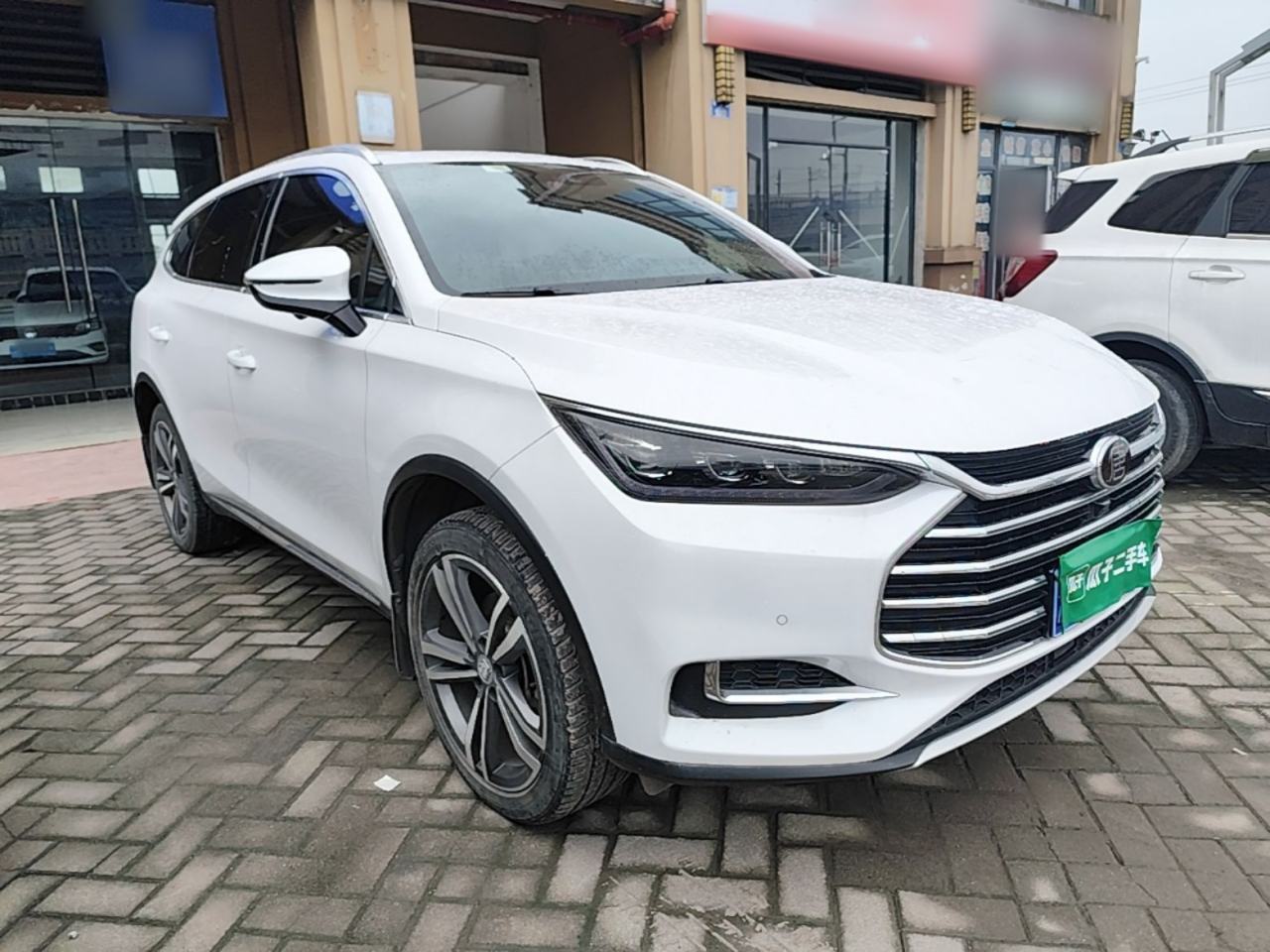 BYD Tang - фото 4