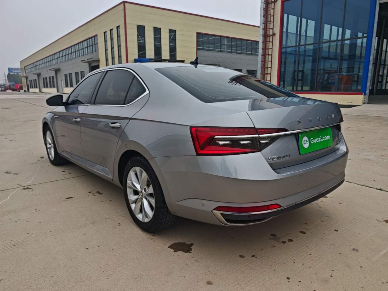 Skoda Superb - фото 3