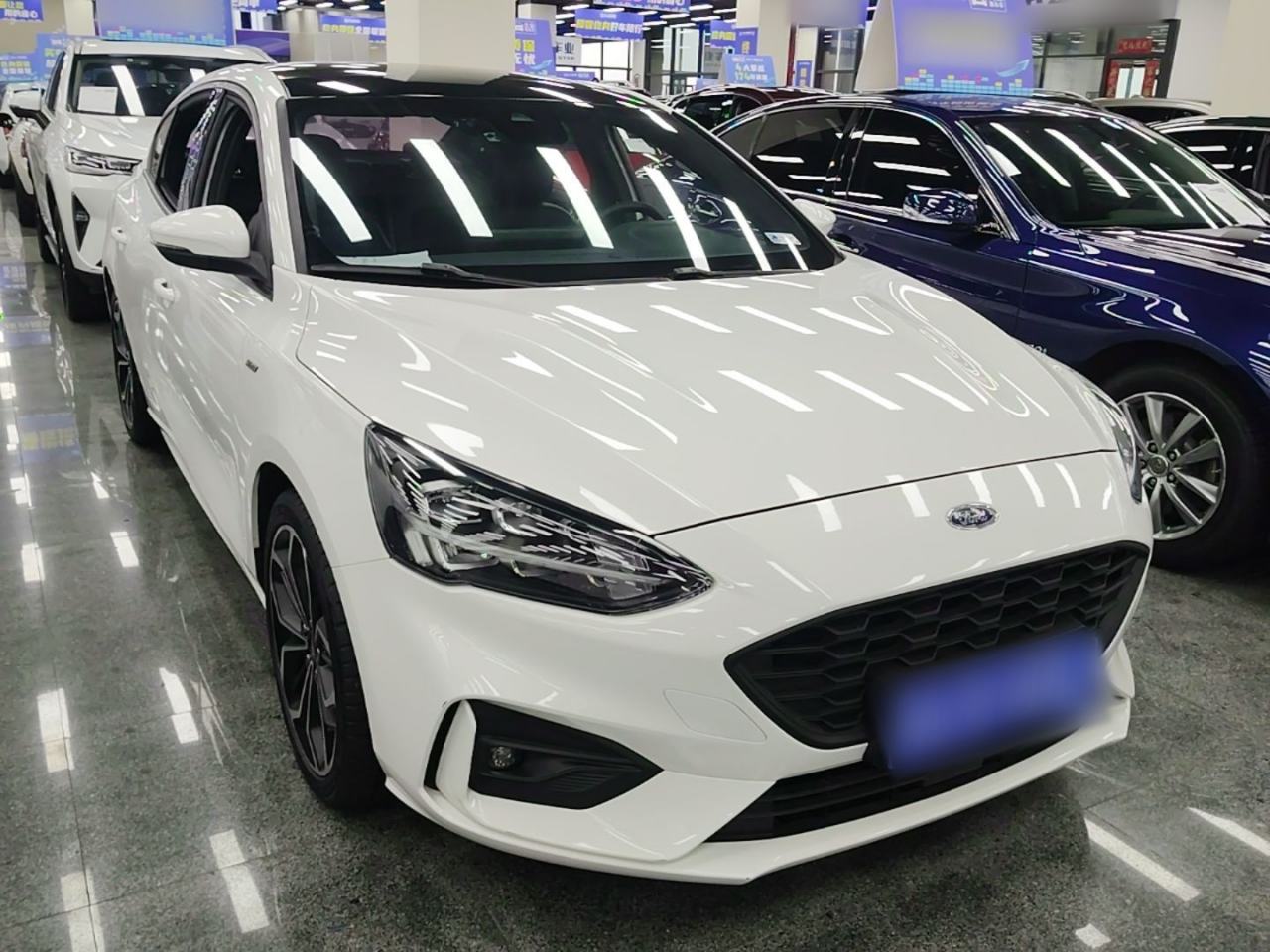 Ford Focus - фото 4