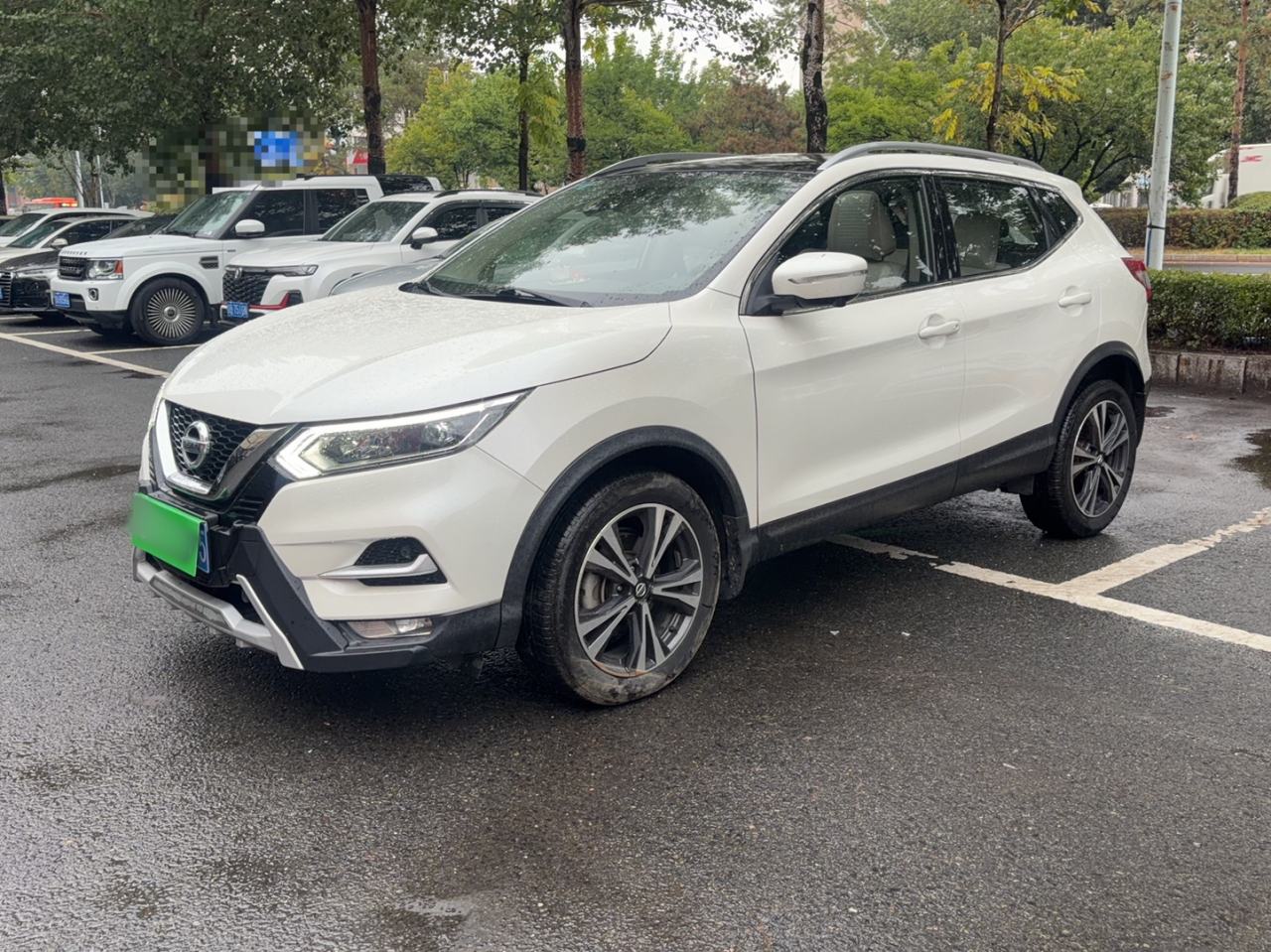 Nissan Qashqai - фото 1