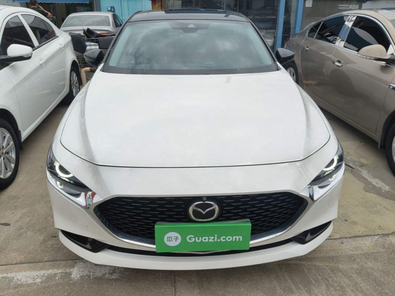 Mazda 3 - фото 1
