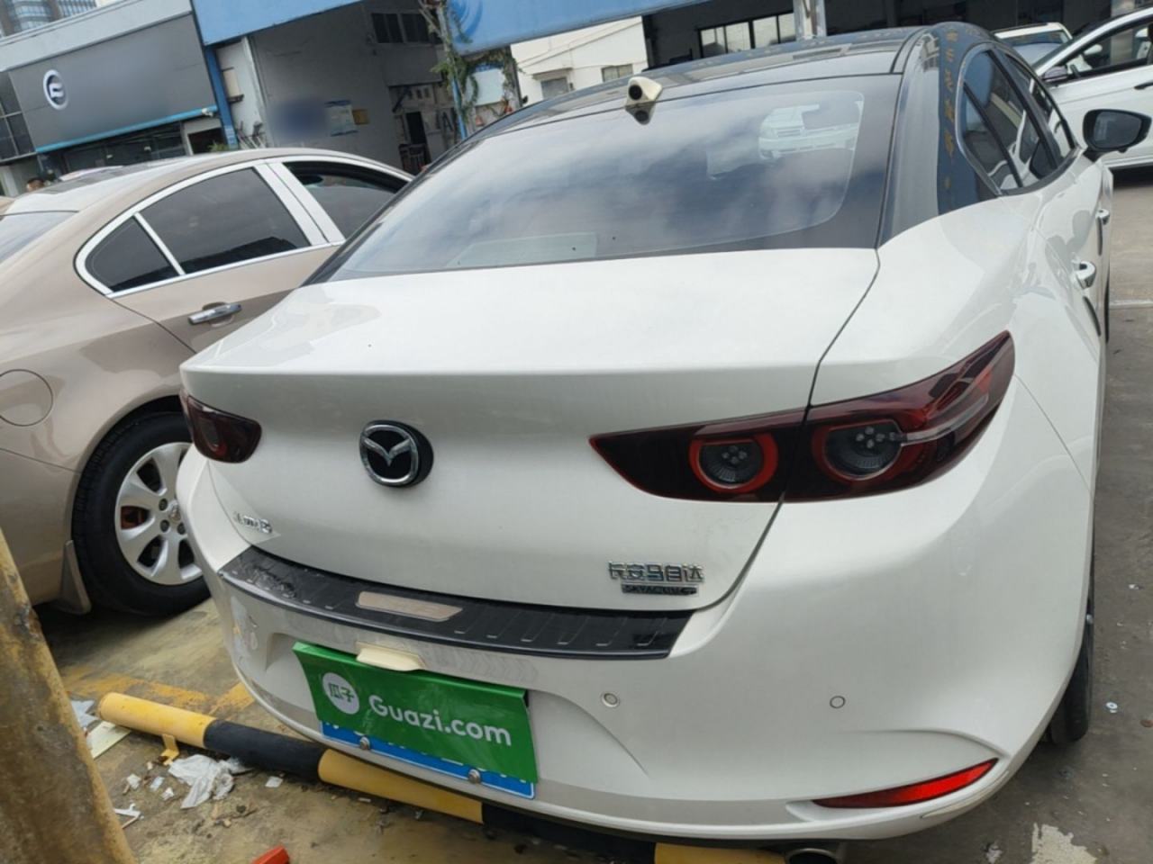 Mazda 3 - фото 4