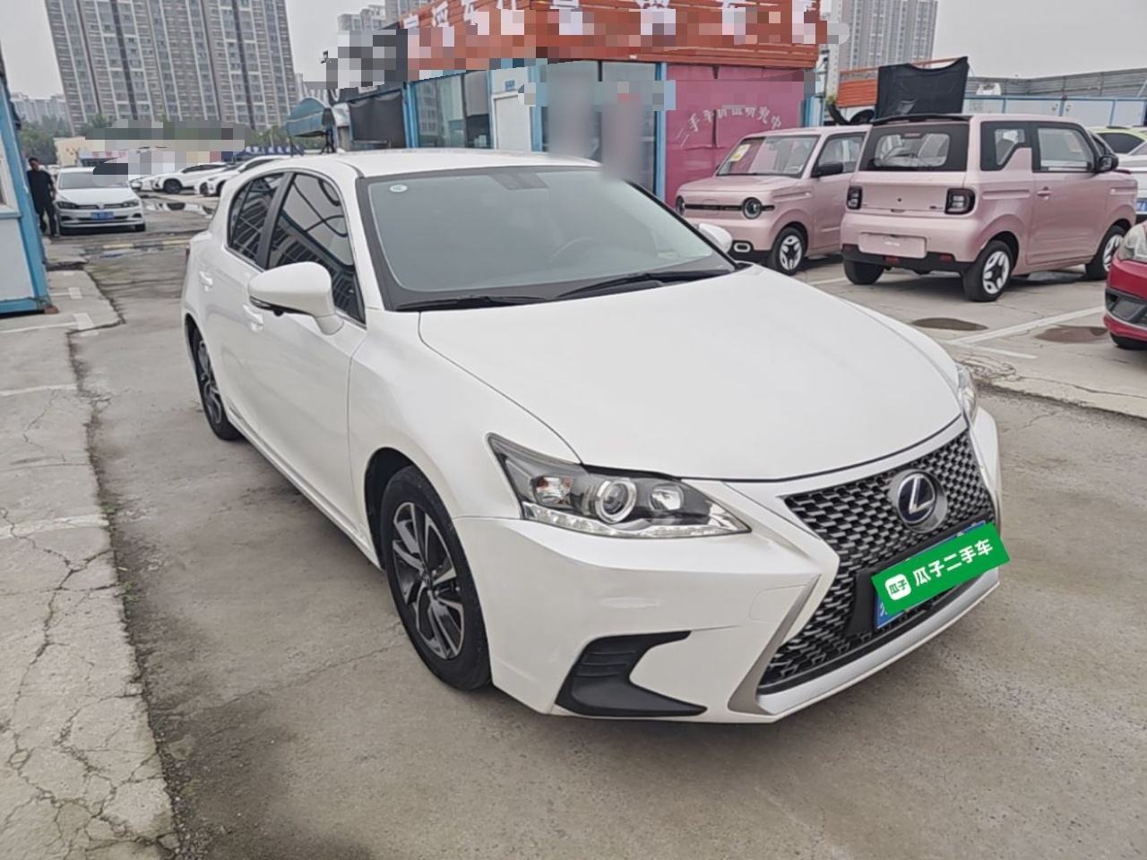 Lexus CT - фото 2