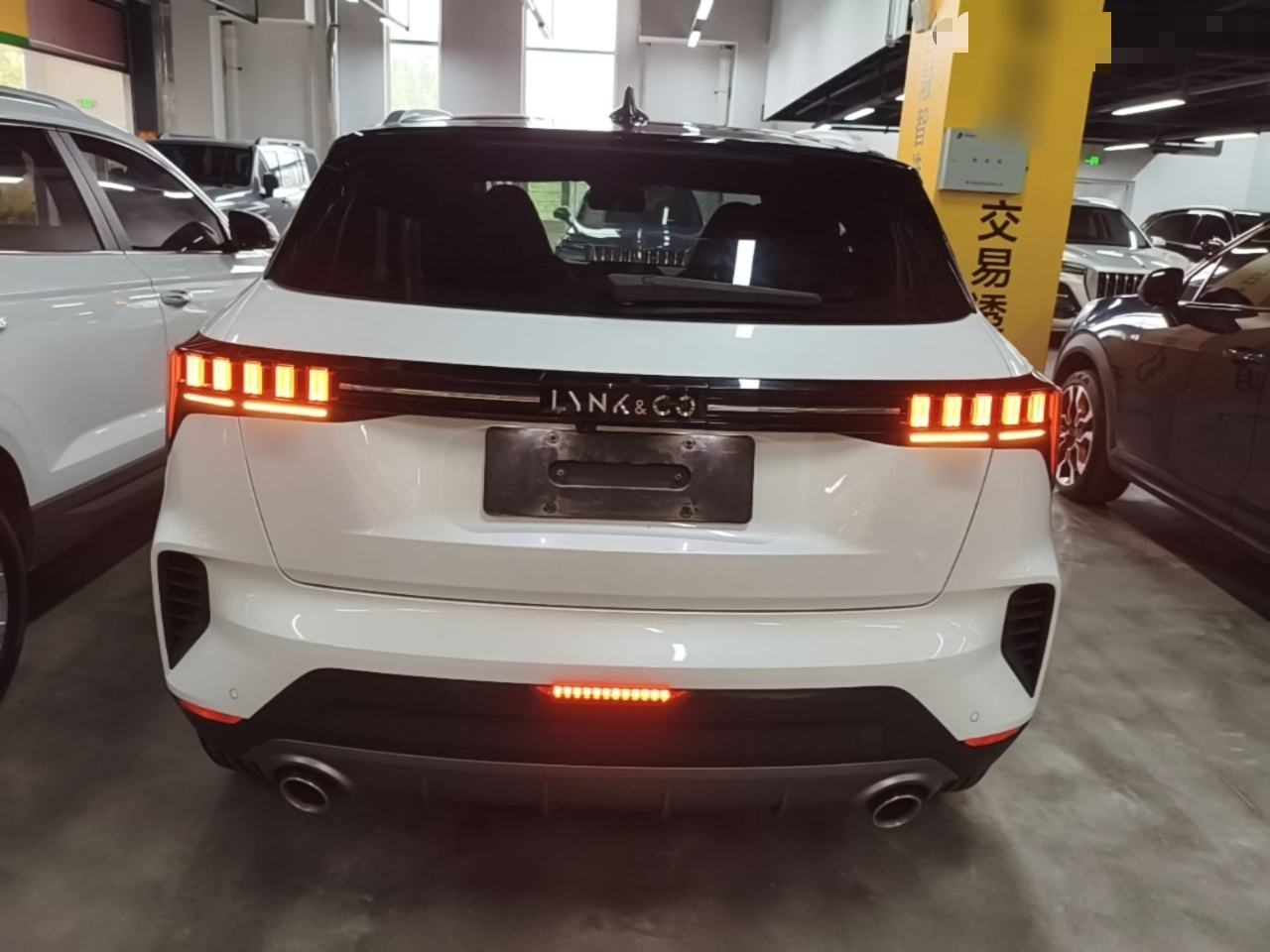 Lynk & Co 06 - фото 2