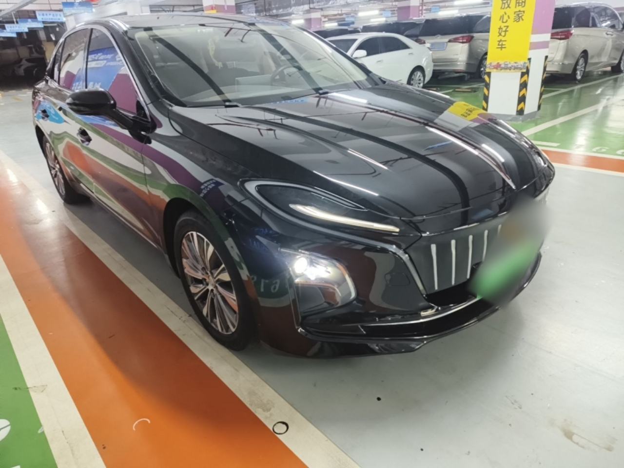 Hongqi E-QM5 - фото 4