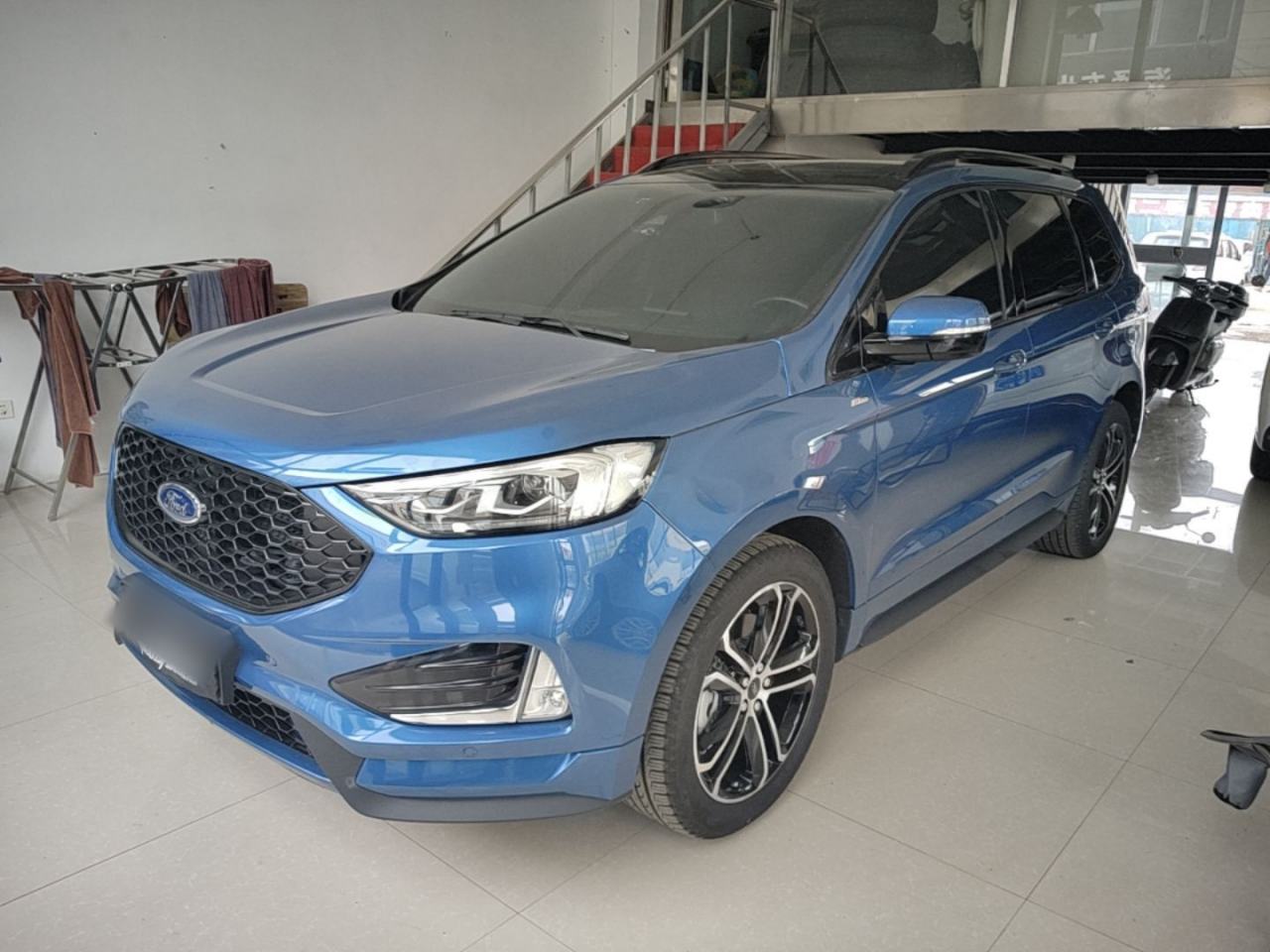 Ford Edge - фото 0