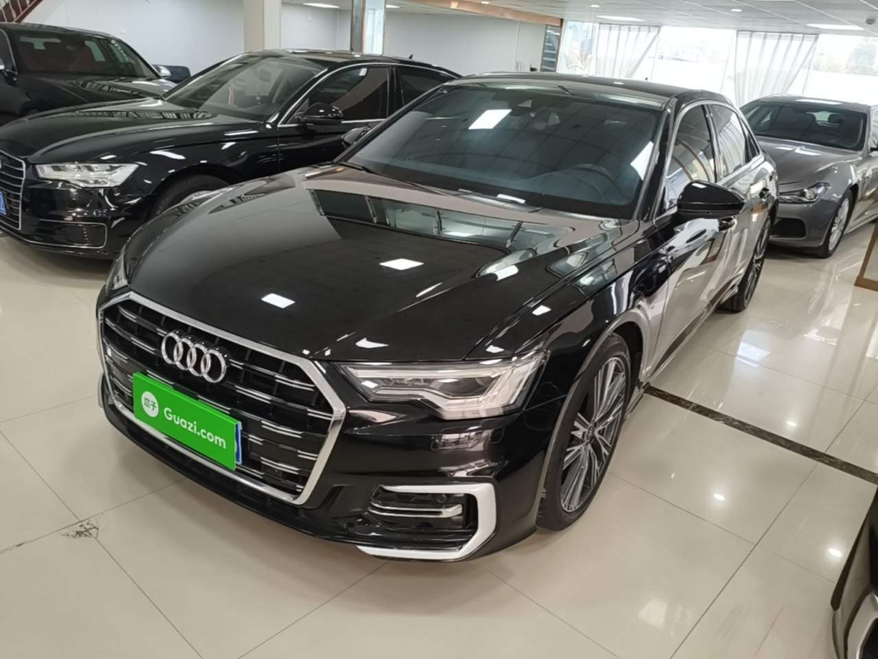 Audi A6L - фото 0