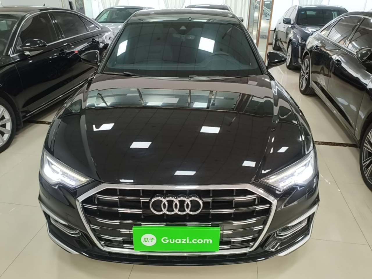 Audi A6L - фото 1