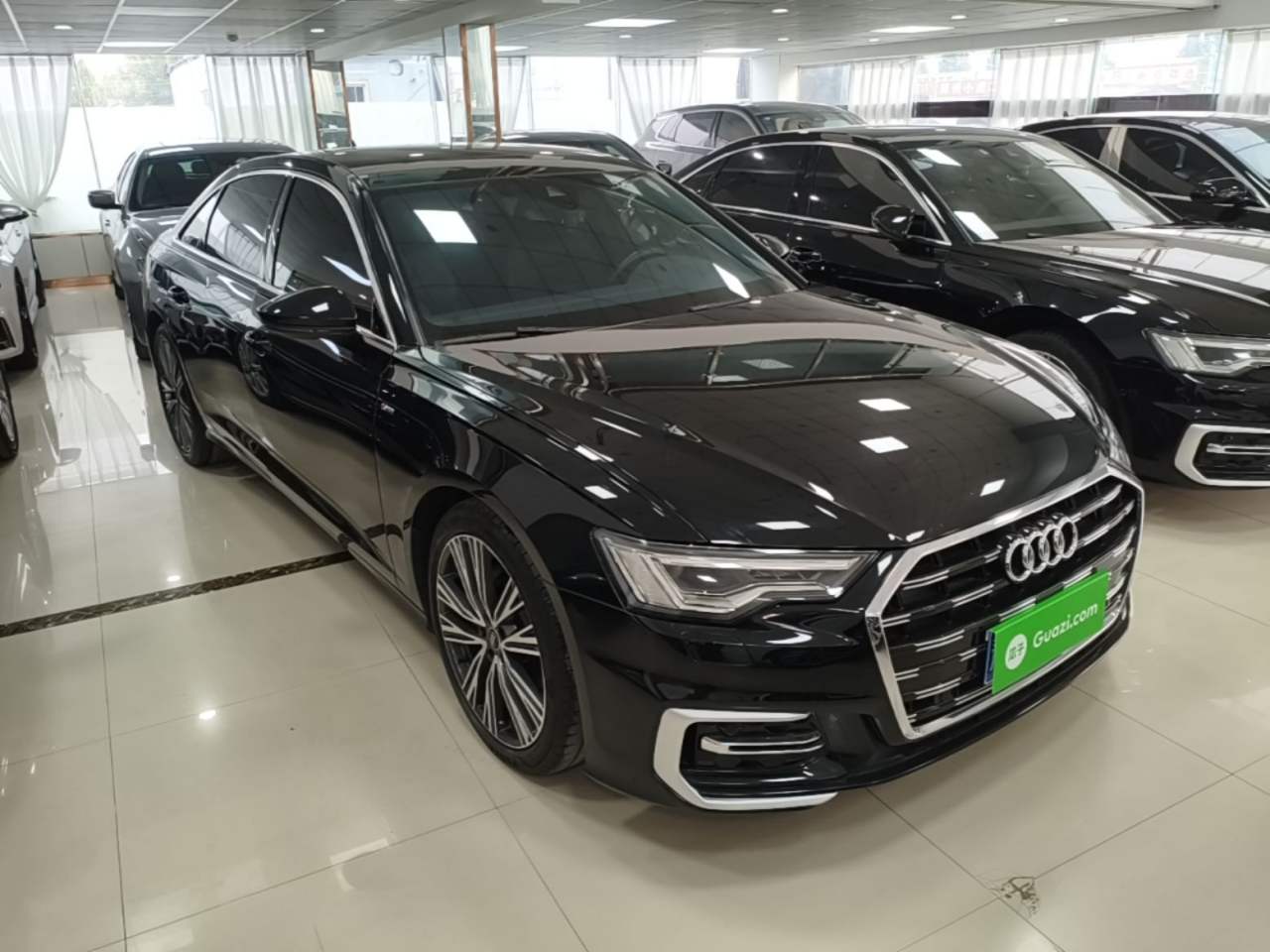 Audi A6L - фото 2