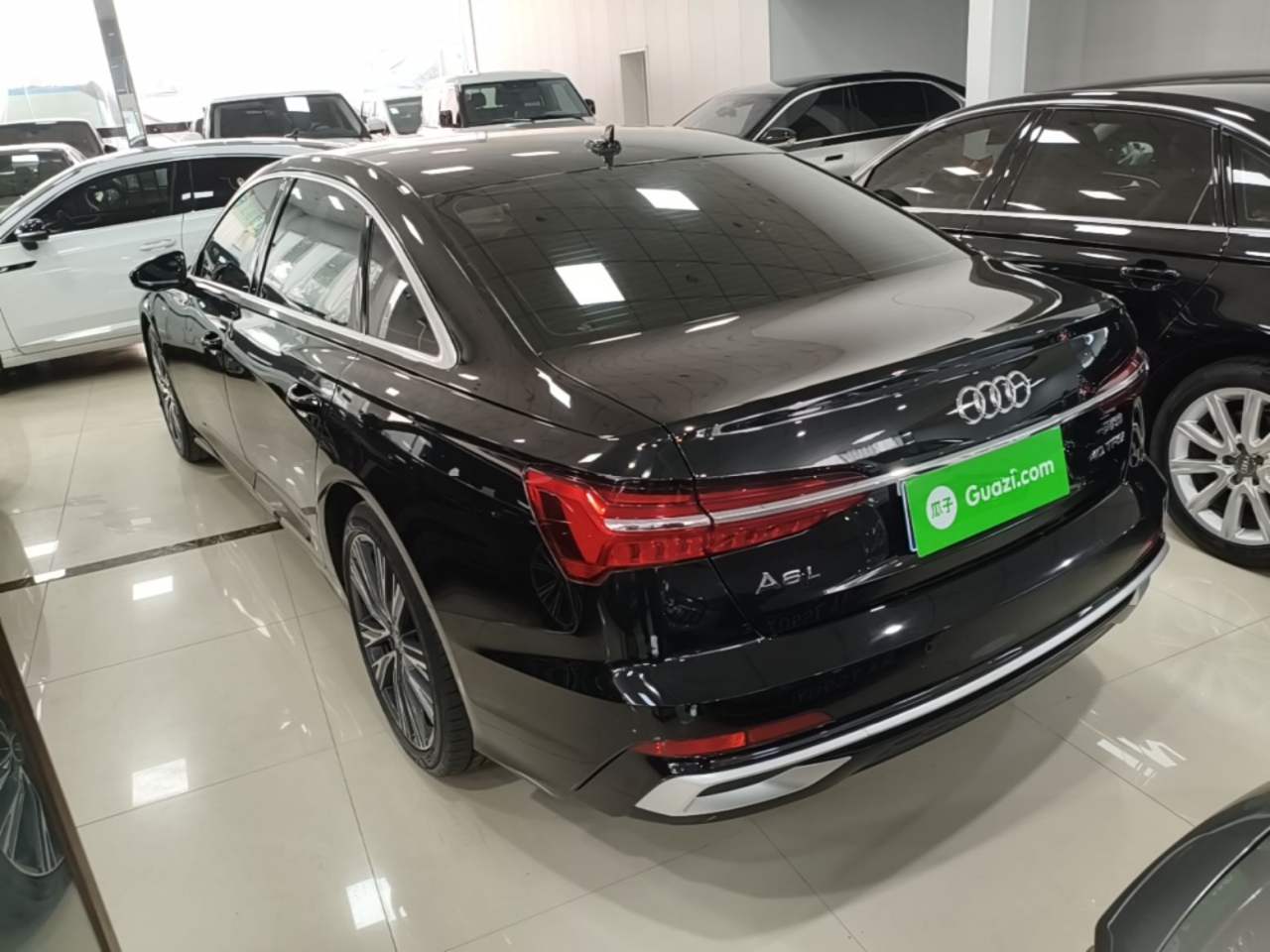 Audi A6L - фото 3