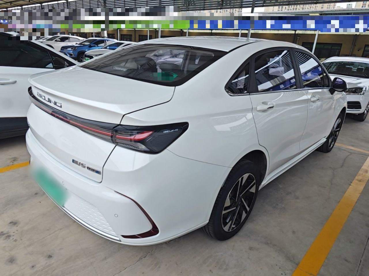 BAIC EU5 PLUS - фото 3