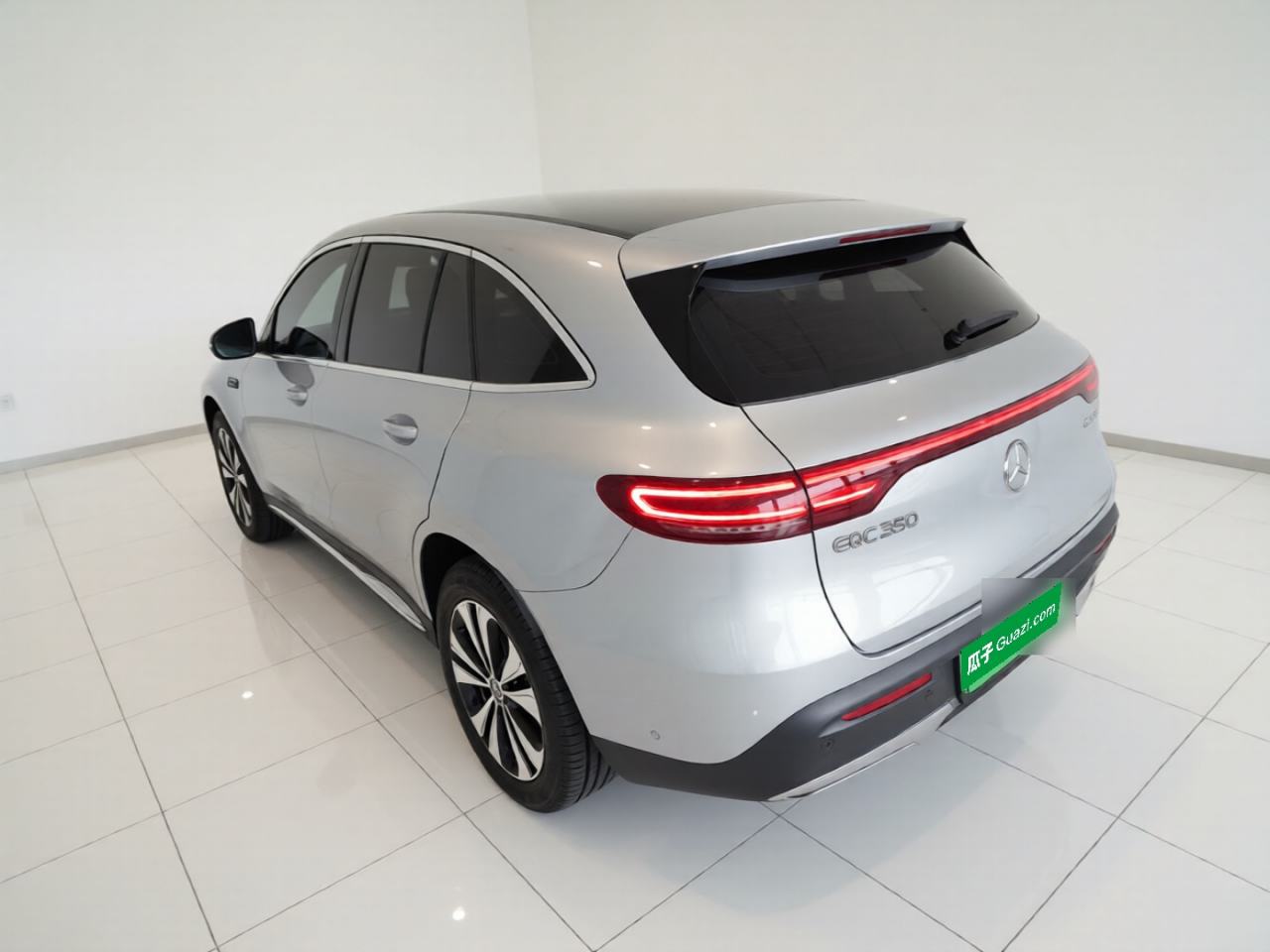 Mercedes-Benz EQC - фото 3