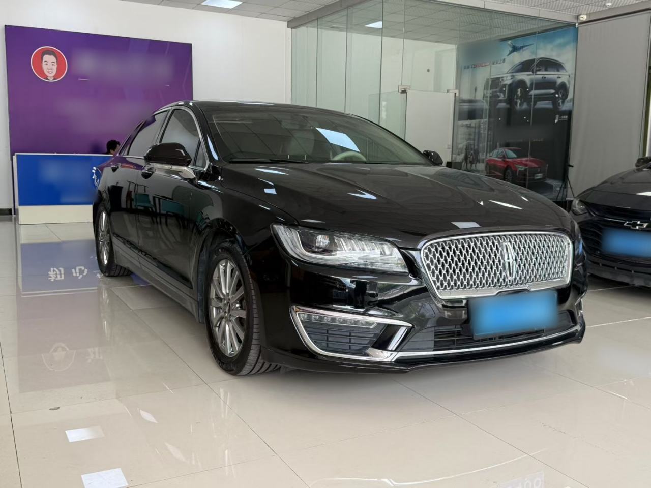 Lincoln MKZ - фото 1
