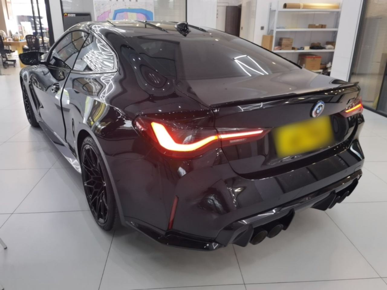 BMW M4 - фото 3