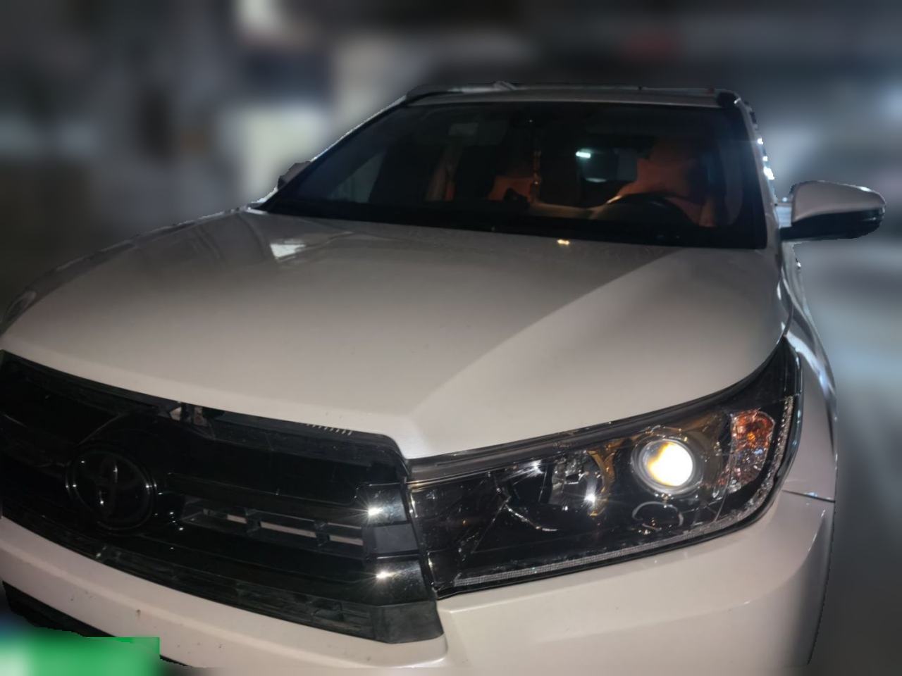 Toyota Highlander - фото 1