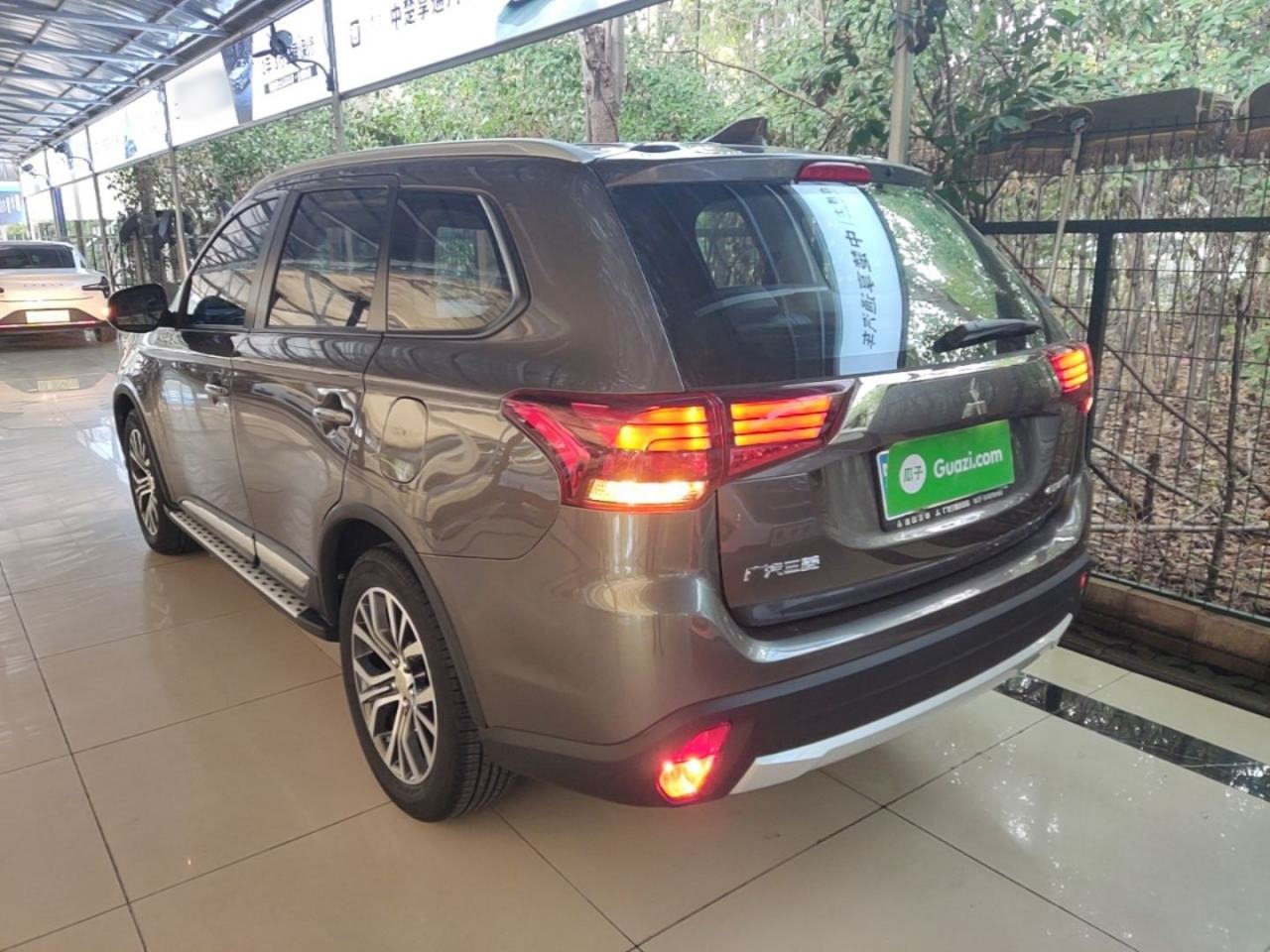 Mitsubishi Outlander - фото 3