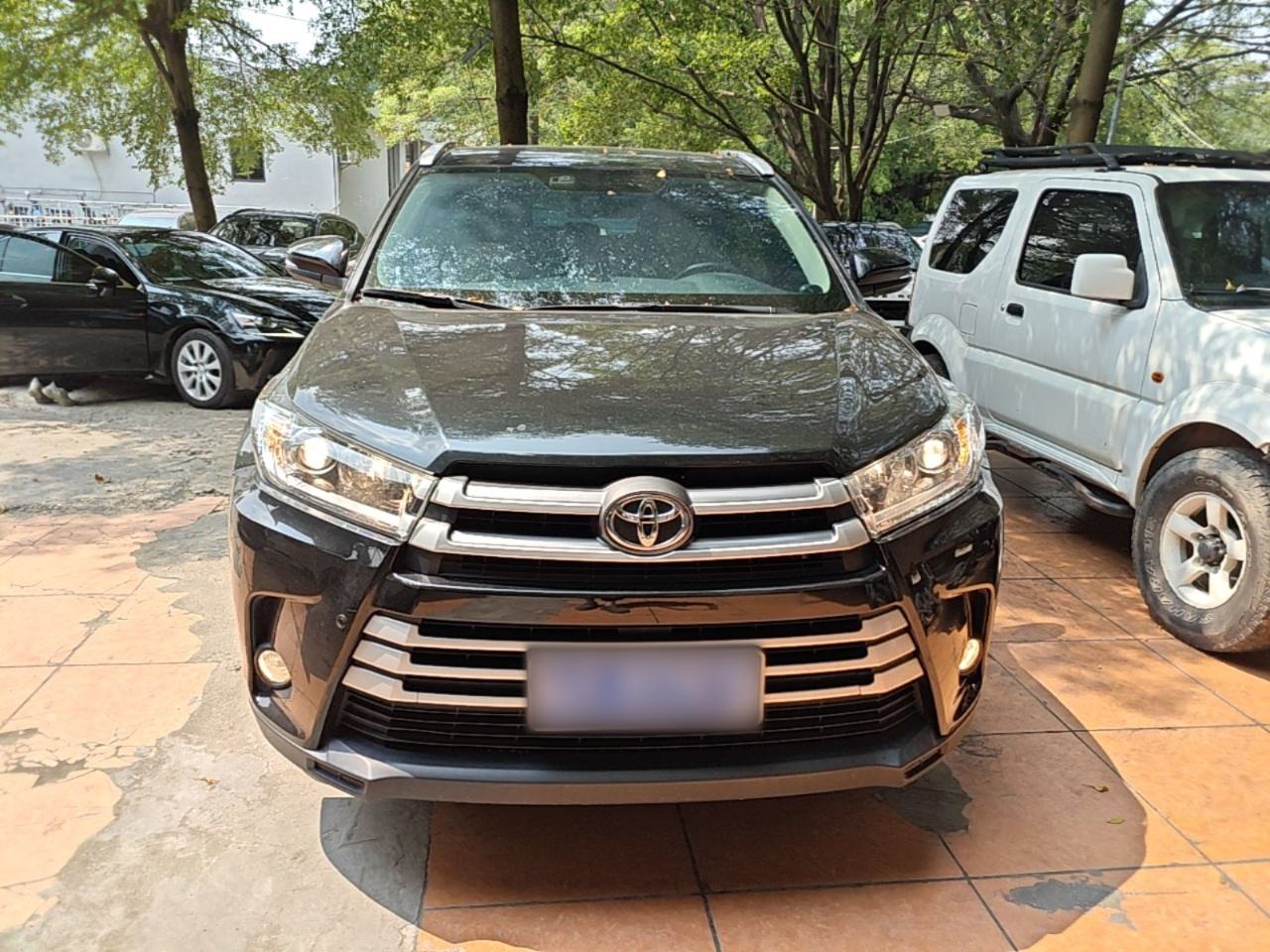 Toyota Highlander - фото 1