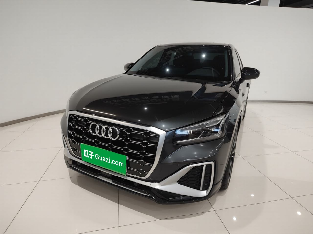 Audi Q2L - фото 0