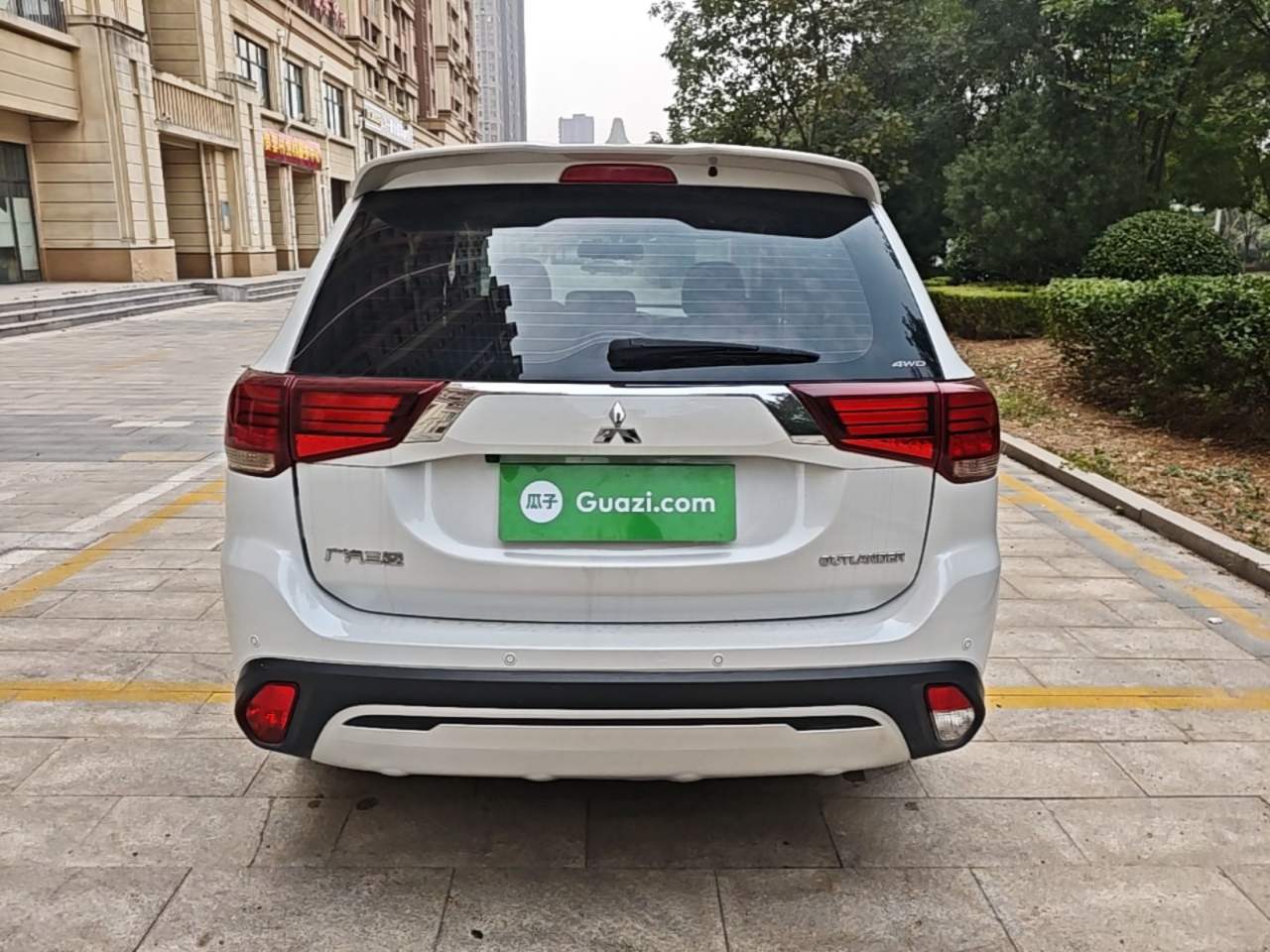 Mitsubishi Outlander - фото 4