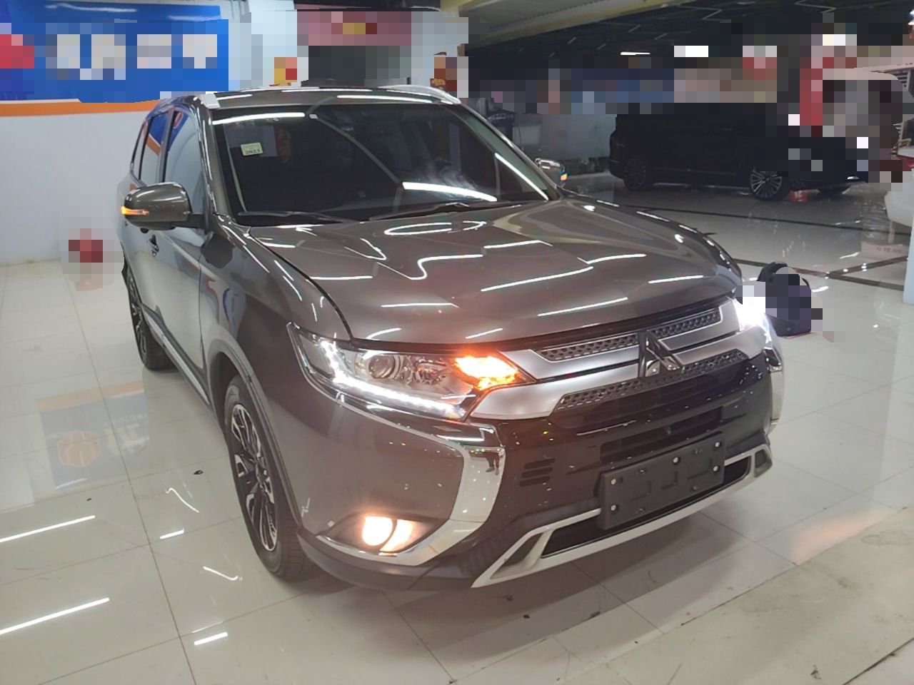 Mitsubishi Outlander - фото 4