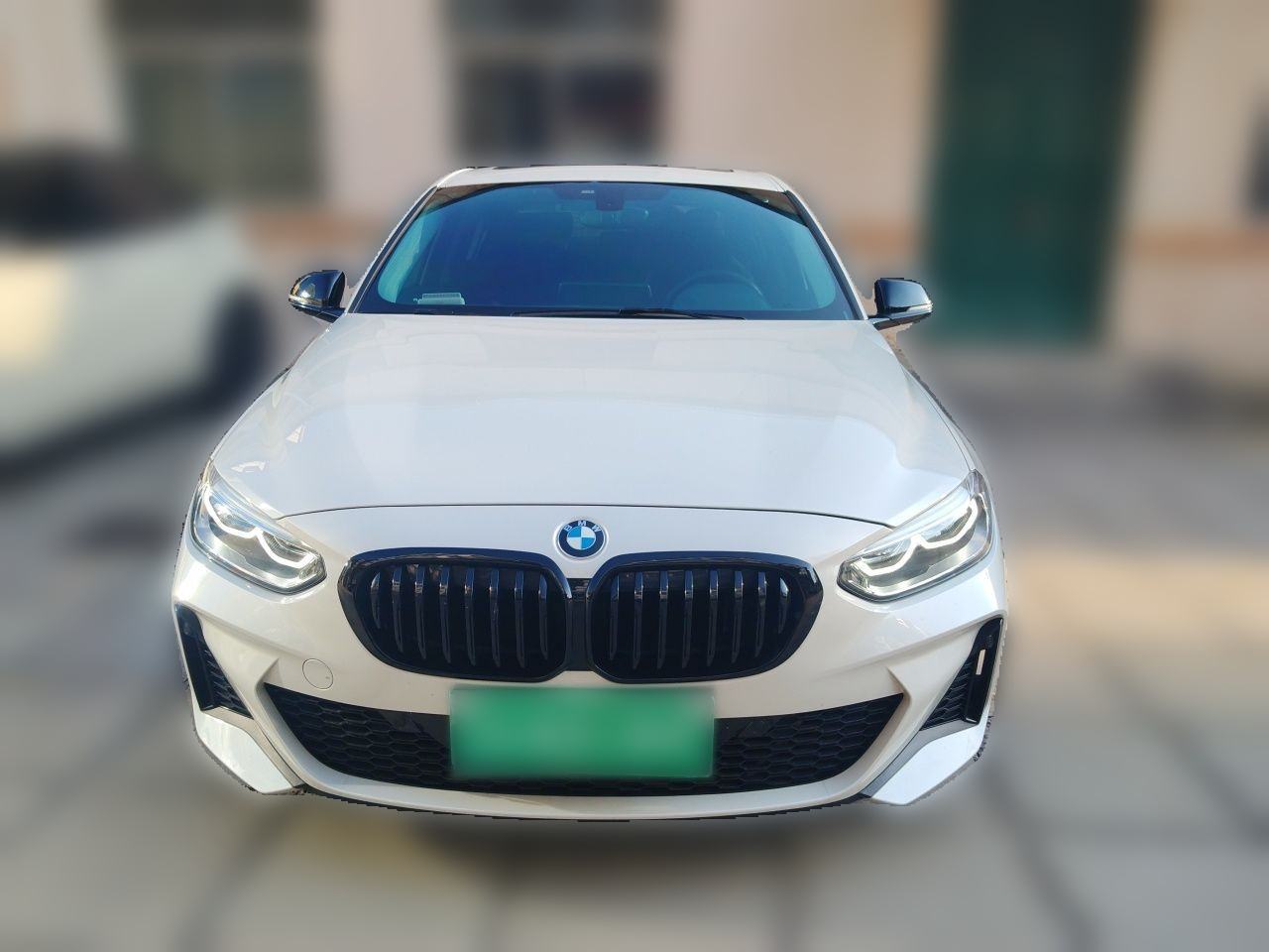 BMW 1-Series - фото 1