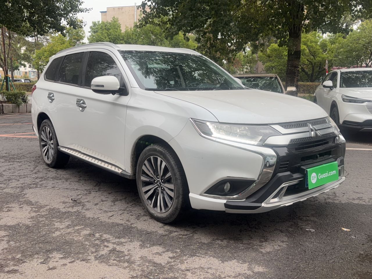 Mitsubishi Outlander - фото 3