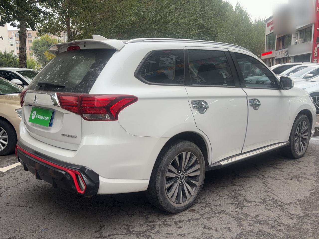 Mitsubishi Outlander - фото 4